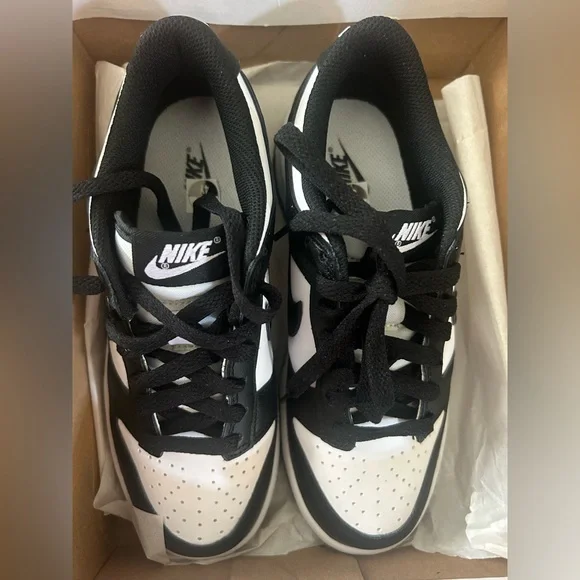 Nike Dunk Low (GS) Big Kids' Shoes Classic Black and White Low-Tops NIB - Picture 5 of 7